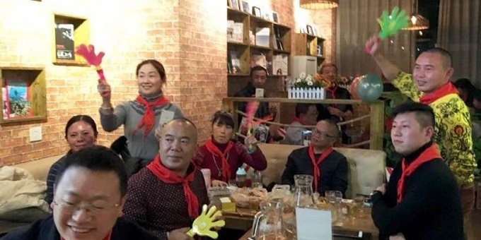 参加毛主席诞辰123周年红歌会